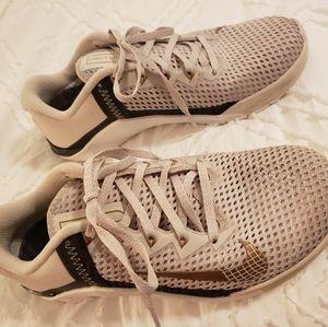 Nike Women's Metcon 6 Training Shoes
